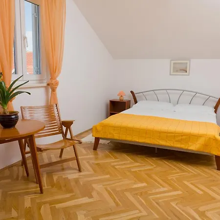 Vila Amantina * Petrčane